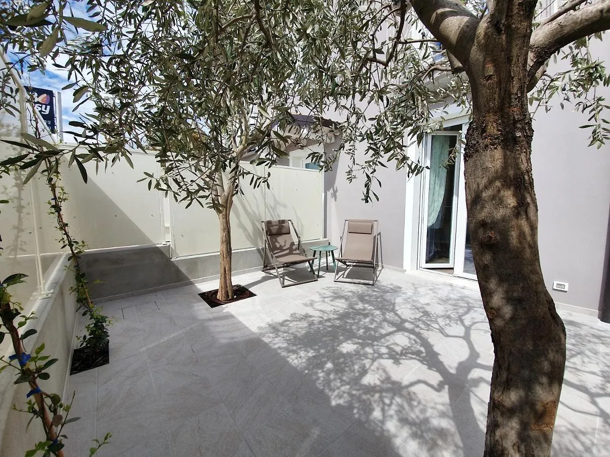 Romantic Home Sirmione 0*,