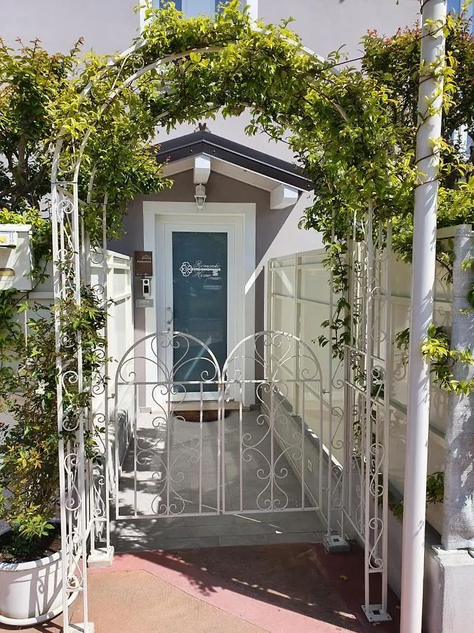 Romantic Home Sirmione 0*,
